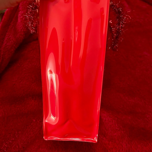 Bath & Body Works Red Gift Set, Holiday Season is around the Corner! - Picture 6 of 7